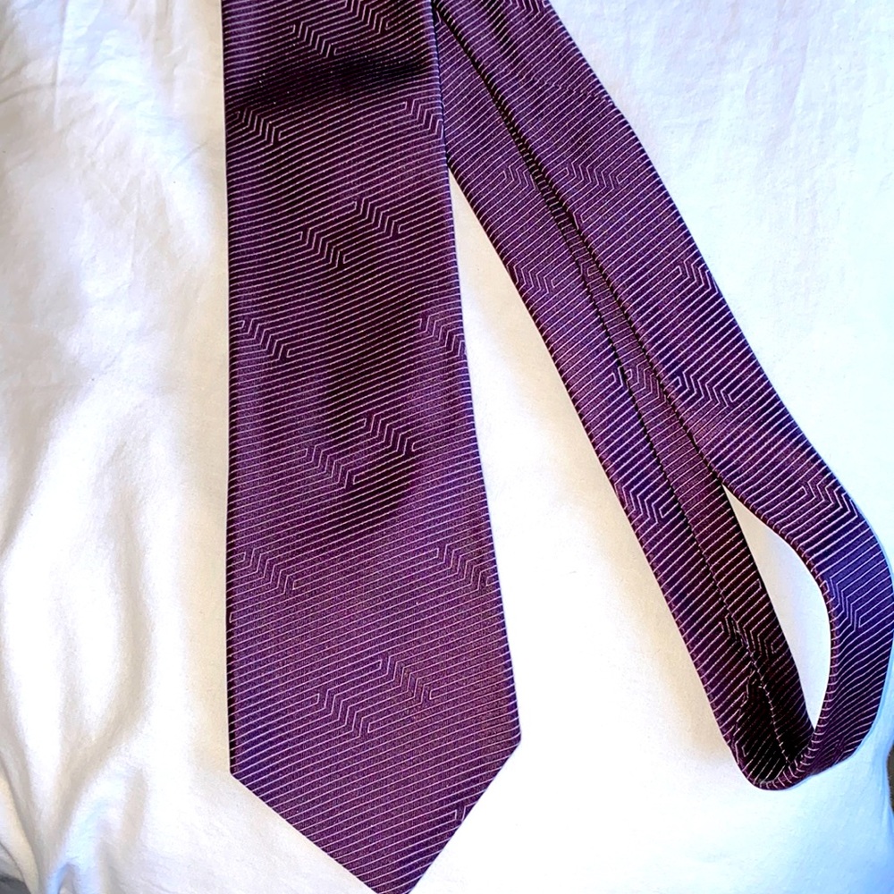 Eli Tahari purple tie